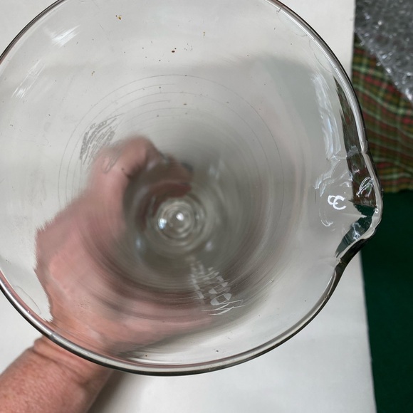 Vintage glass apothecary measuring beaker (K)